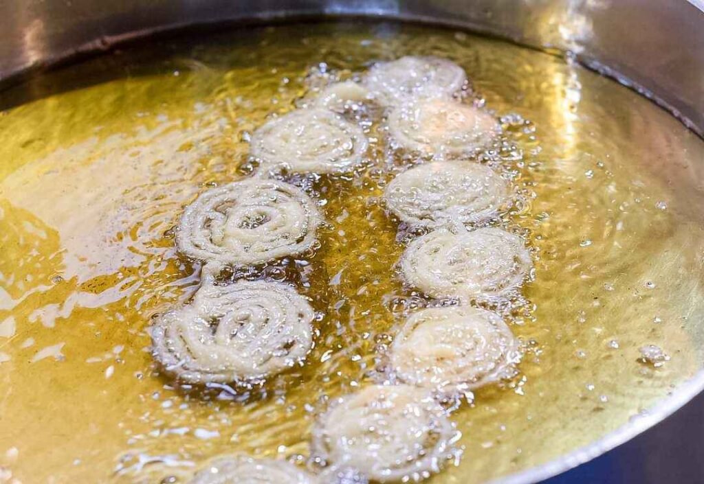 Live jilebi counter The fun of watching the wet fried thing